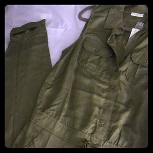 New York & Company Other - NyandCo army green drawstring ankle length romper New York & Company Other - NyandCo army green drawstring ankle length romper